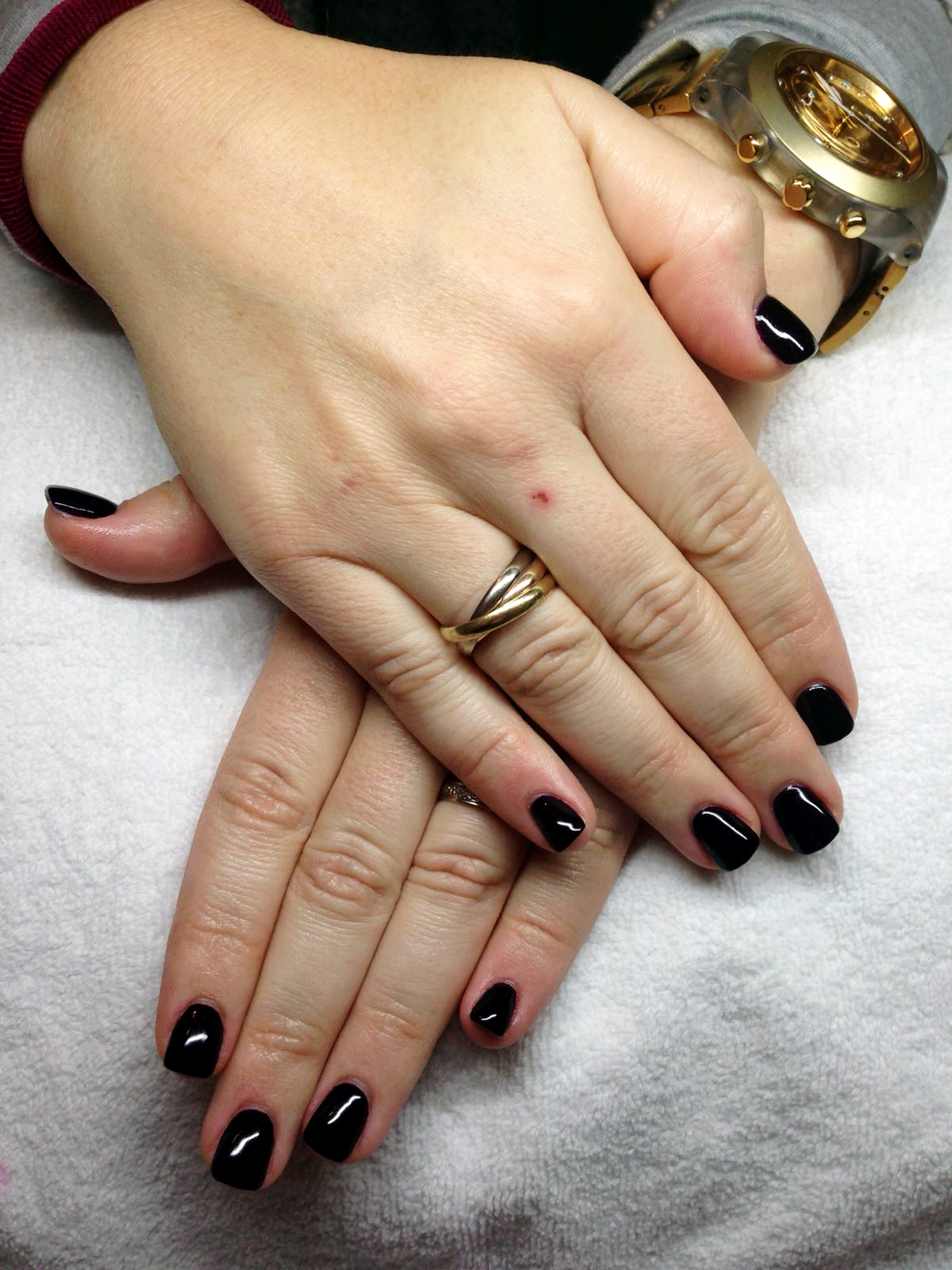 Apr&egrave;s : gel noir &eacute;l&eacute;gant