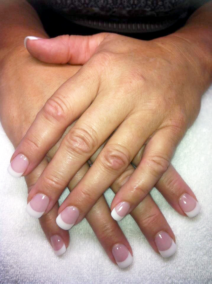 Apr&egrave;s : french manucure classique